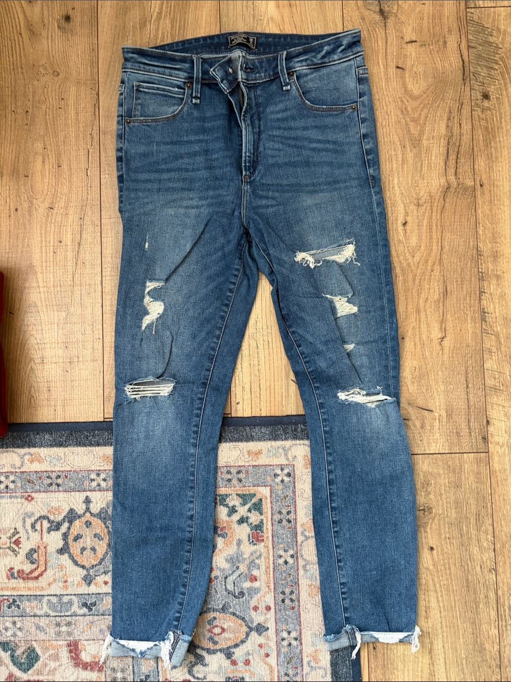 Abercrombie & Fitch Women’s Distressed Skinny Blue Jeans